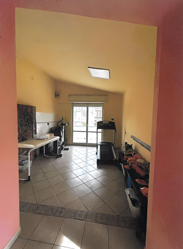 Immagine 8 di Appartamento in vendita  in Strada Provinciale di Caserta n. 234 a Napoli