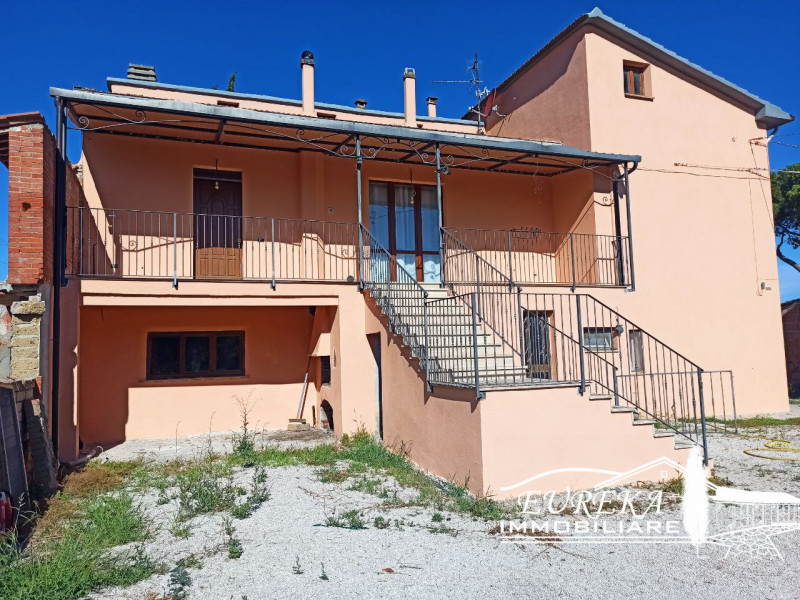 Immagine 3 di Casa indipendente in vendita  in LOCALITà PESCIA a Castiglione Del Lago