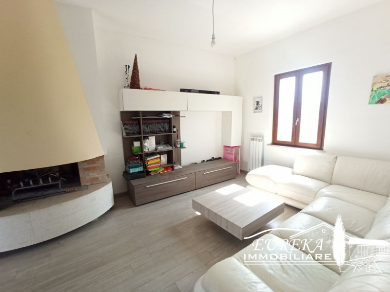 Immagine 12 di Casa indipendente in vendita  in LOCALITà PESCIA a Castiglione Del Lago