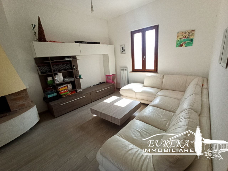 Immagine 13 di Casa indipendente in vendita  in LOCALITà PESCIA a Castiglione Del Lago