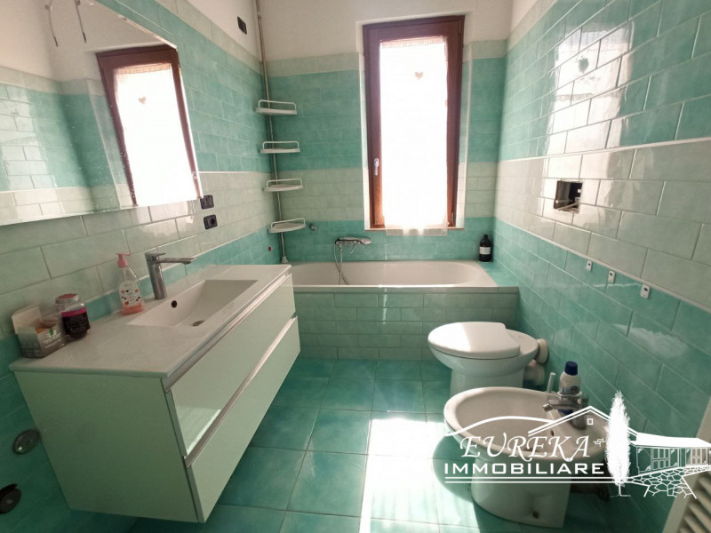 Immagine 15 di Casa indipendente in vendita  in LOCALITà PESCIA a Castiglione Del Lago