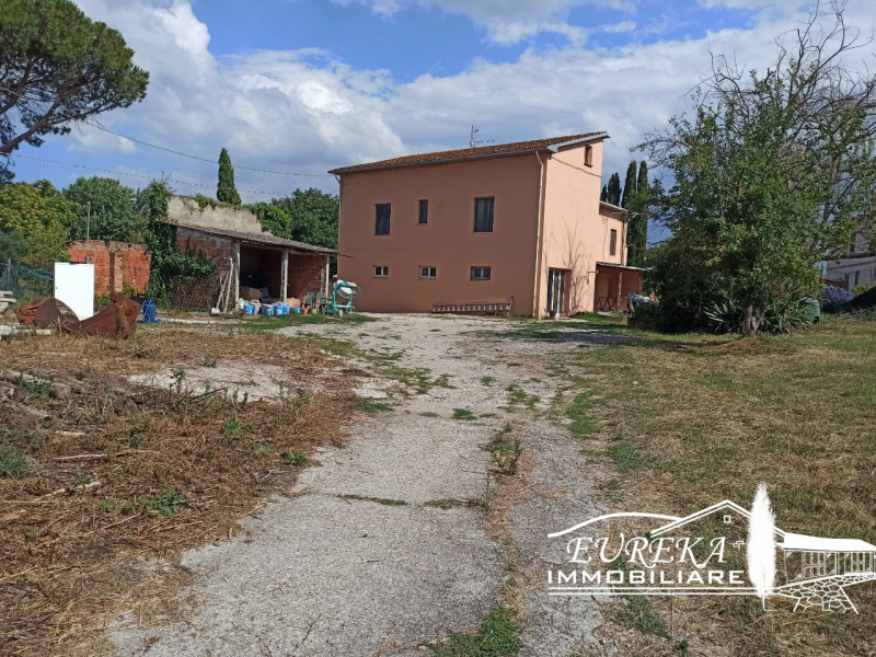 Immagine 28 di Casa indipendente in vendita  in LOCALITà PESCIA a Castiglione Del Lago