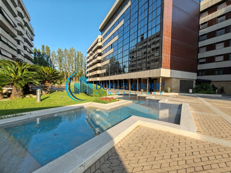 Immagine 2 di Appartamento in vendita  in Via Benedetto Croce a Roma