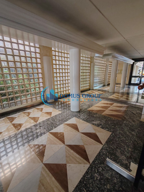 Immagine 4 di Appartamento in vendita  in Via Benedetto Croce a Roma