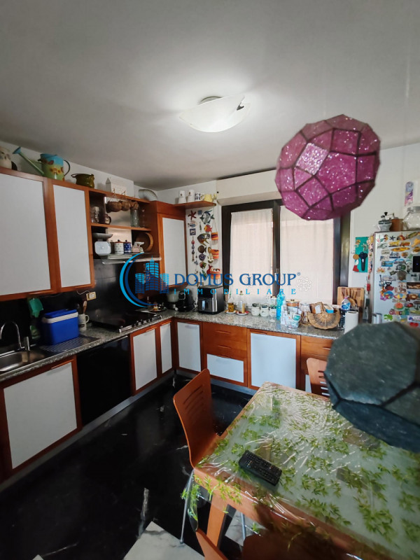 Immagine 12 di Appartamento in vendita  in Via Benedetto Croce a Roma