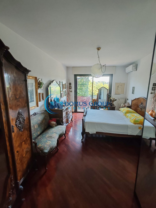 Immagine 14 di Appartamento in vendita  in Via Benedetto Croce a Roma