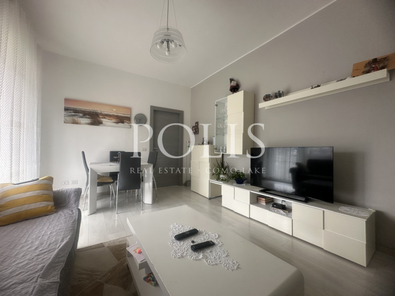 Immagine 1 di Appartamento in vendita  in VIA SANTA MARTA a Como