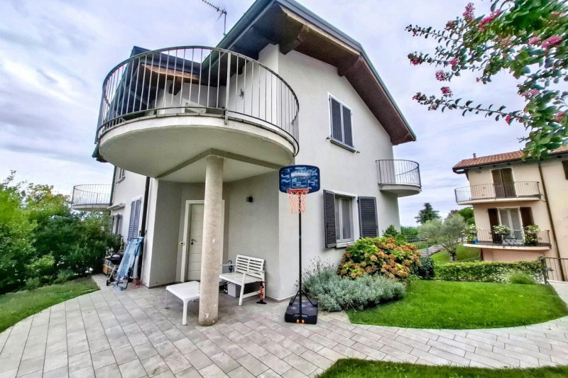 Immagine 1 di Villetta a schiera in vendita  in Frazione Orzola a Zenevredo