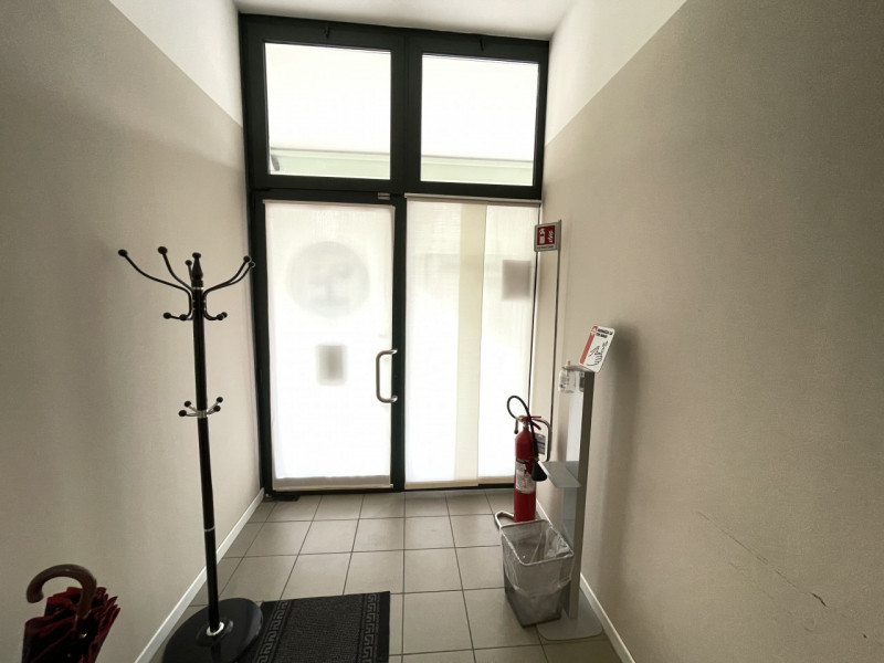 Immagine 2 di Ufficio in affitto  a Suzzara