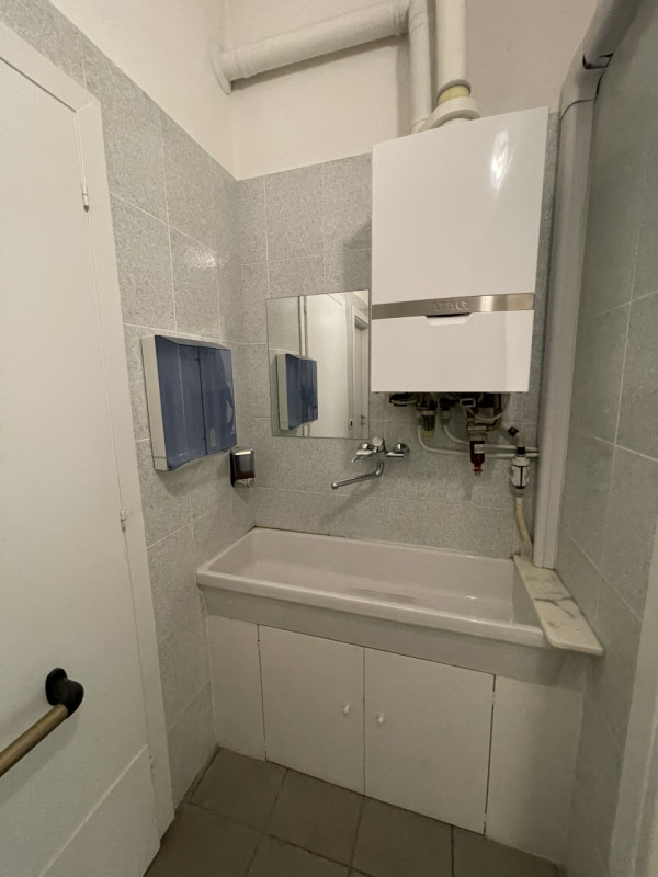 Immagine 9 di Ufficio in affitto  a Suzzara