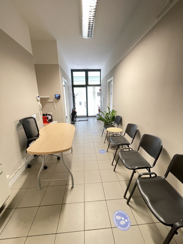 Immagine 17 di Ufficio in affitto  a Suzzara