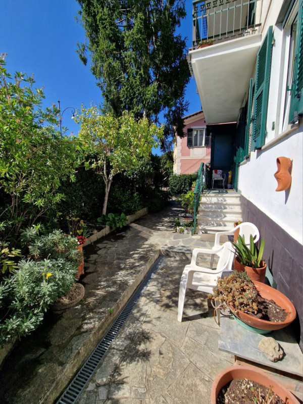 Immagine 3 di Appartamento in vendita  in Via Bosena a Rapallo