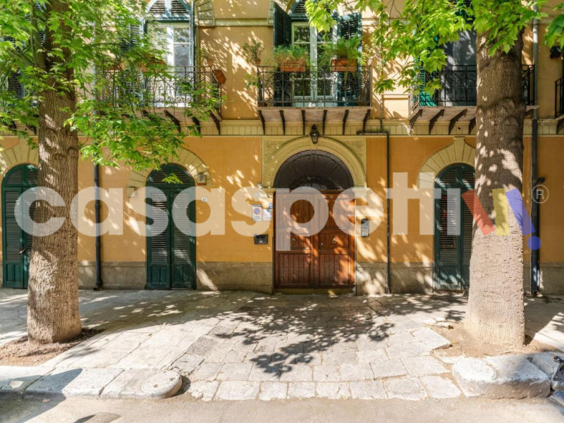 Immagine 1 di Bed & Breakfast in vendita  in Via Gregorio Ugdulena a Palermo