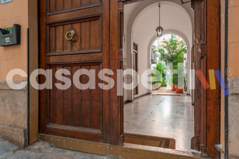 Immagine 2 di Bed & Breakfast in vendita  in Via Gregorio Ugdulena a Palermo