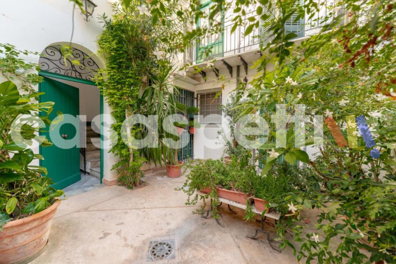 Immagine 3 di Bed & Breakfast in vendita  in Via Gregorio Ugdulena a Palermo