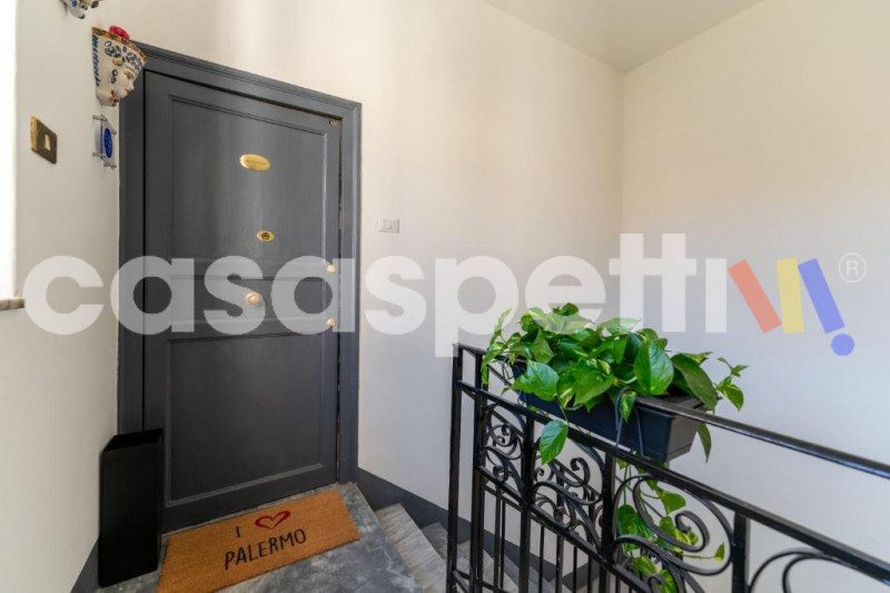 Immagine 5 di Bed & Breakfast in vendita  in Via Gregorio Ugdulena a Palermo