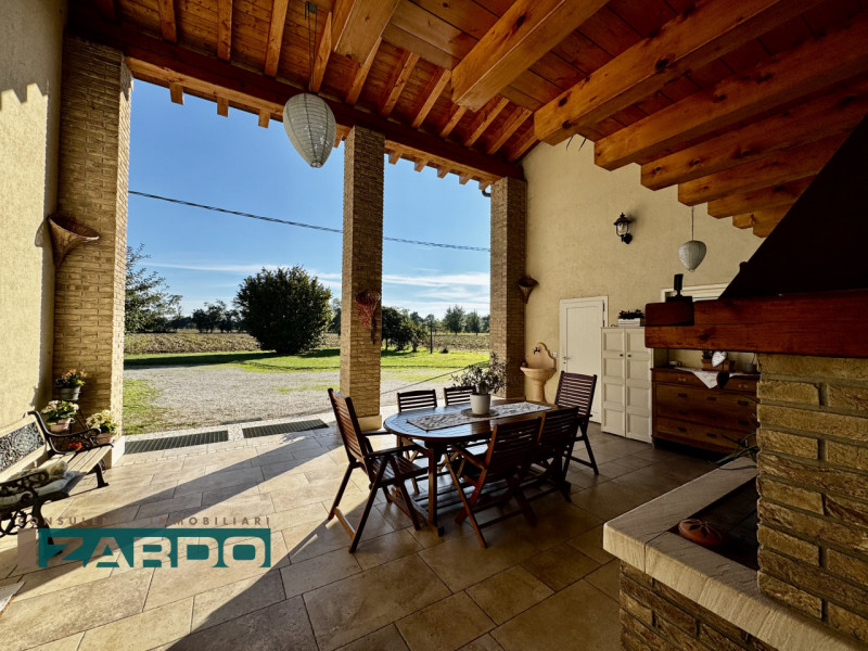 Immagine 3 di Casa indipendente in vendita  a Loria