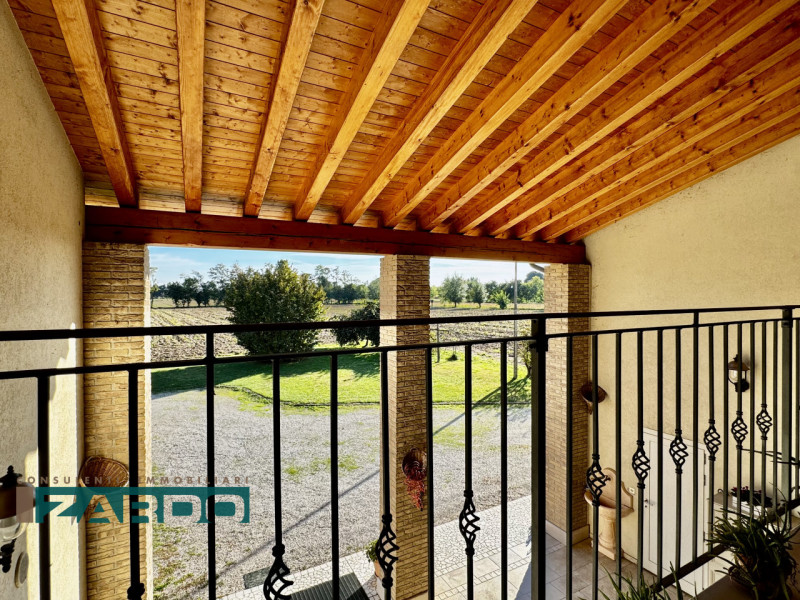 Immagine 12 di Casa indipendente in vendita  a Loria