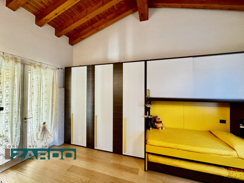 Immagine 14 di Casa indipendente in vendita  a Loria