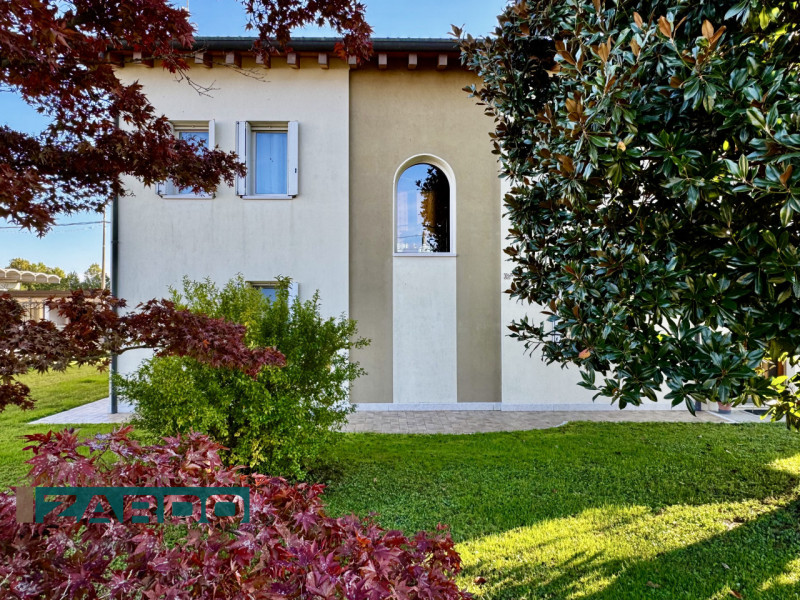 Immagine 20 di Casa indipendente in vendita  a Loria