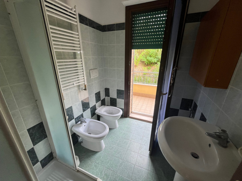 Immagine 13 di Appartamento in vendita  a Trecastelli