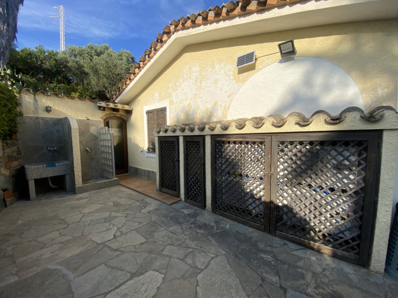 Immagine 24 di Casa indipendente in vendita  in Villasimius Viale Matteotti a Cagliari