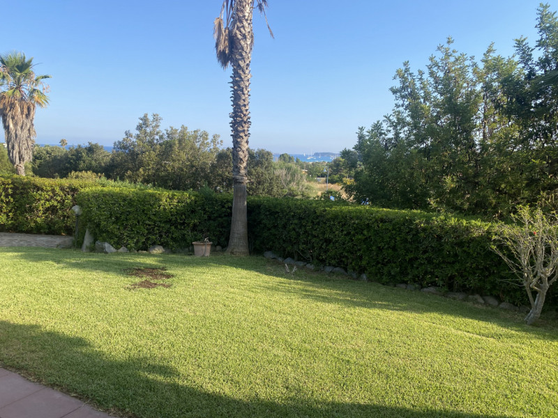 Immagine 26 di Casa indipendente in vendita  in Villasimius Viale Matteotti a Cagliari