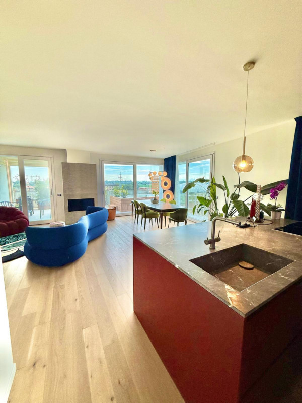 Immagine 8 di Attico in vendita  in Strada Budellungo a Parma