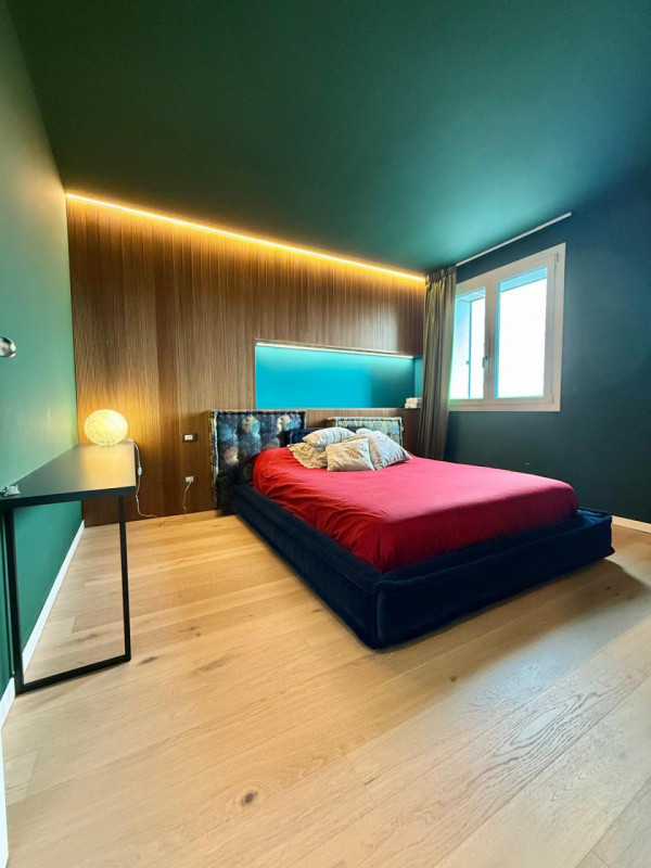 Immagine 12 di Attico in vendita  in Strada Budellungo a Parma