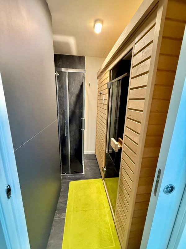 Immagine 14 di Attico in vendita  in Strada Budellungo a Parma