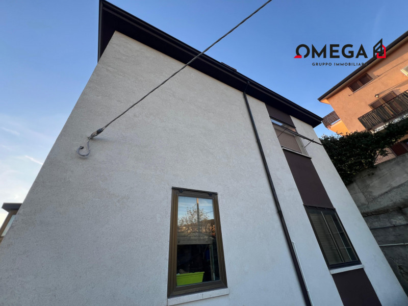 Immagine 2 di Appartamento in vendita  in via Dante Vaglieri 10 a Trieste