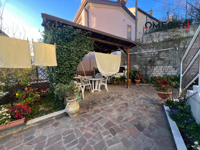 Immagine 6 di Appartamento in vendita  in via Dante Vaglieri 10 a Trieste