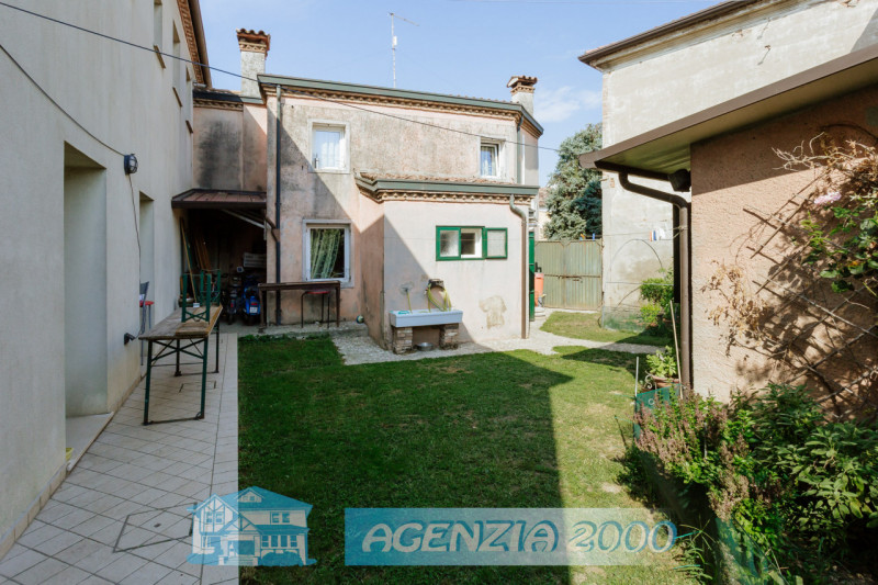 Immagine 42 di Casa bifamiliare in vendita  in via olmo 67 a Tribano