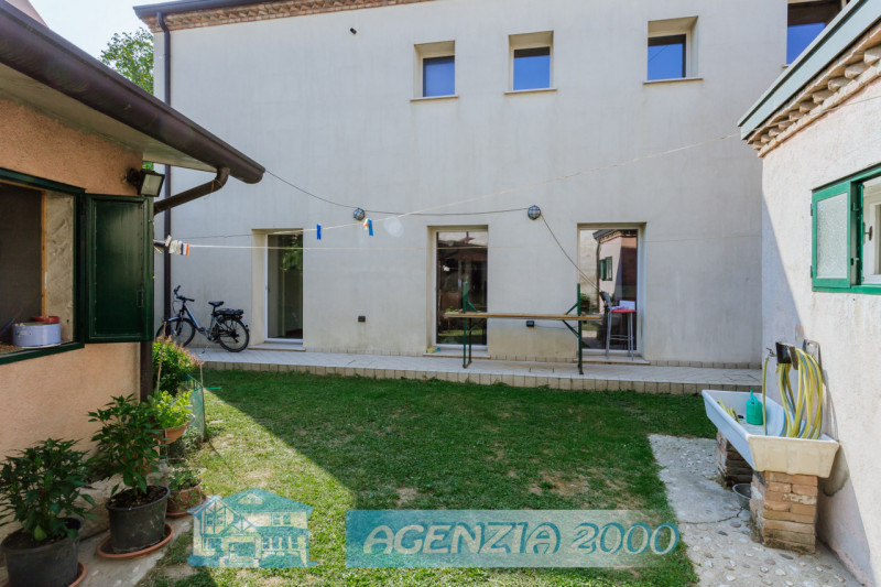 Immagine 43 di Casa bifamiliare in vendita  in via olmo 67 a Tribano