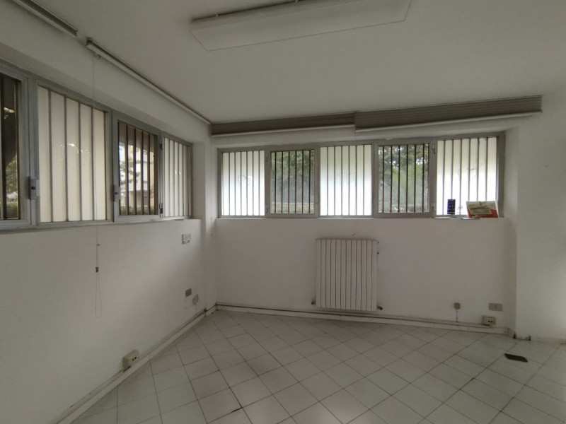 Immagine 8 di Ufficio in affitto  in Via Renato Paolini a Pescara