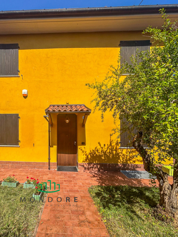 Immagine 4 di Villa in vendita  in via russo 13 a San Lazzaro Di Savena
