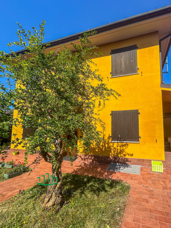 Immagine 8 di Villa in vendita  in via russo 13 a San Lazzaro Di Savena