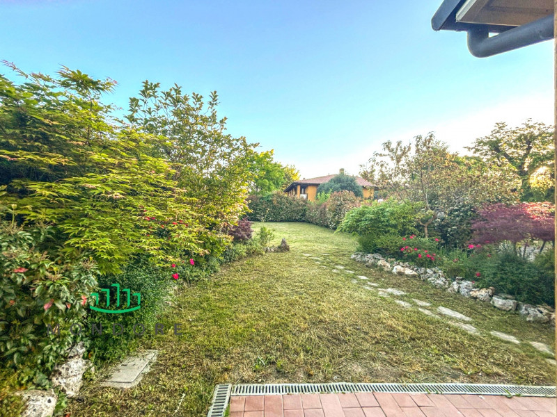 Immagine 9 di Villa in vendita  in via russo 13 a San Lazzaro Di Savena