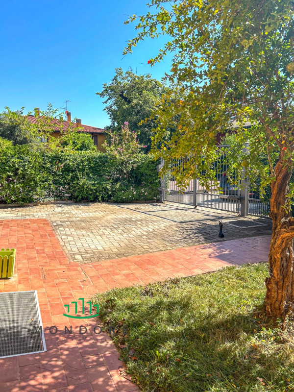 Immagine 11 di Villa in vendita  in via russo 13 a San Lazzaro Di Savena