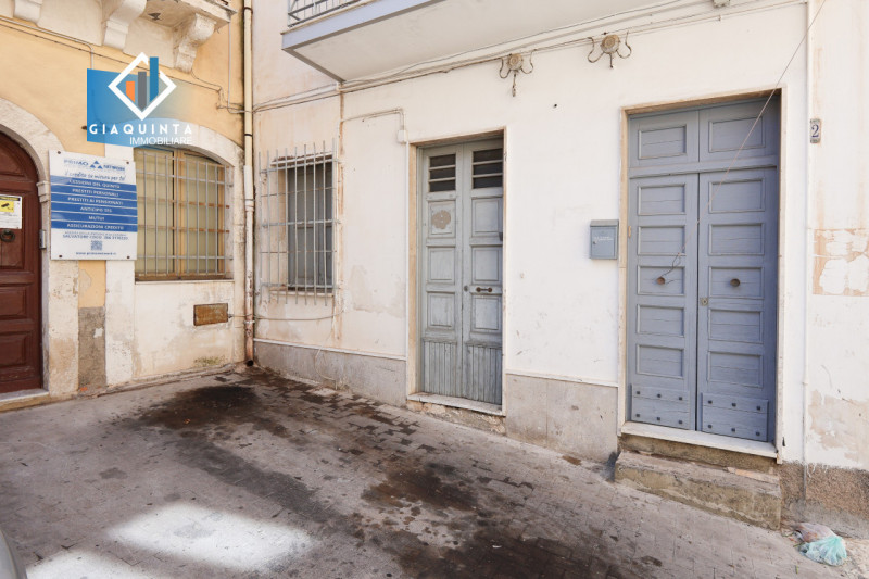 Immagine 4 di Appartamento in vendita  in Via Amedeo Duca d'Aosta a Palagonia