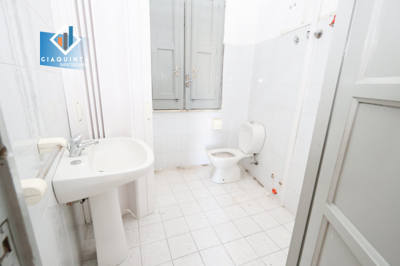 Immagine 11 di Appartamento in vendita  in Via Amedeo Duca d'Aosta a Palagonia