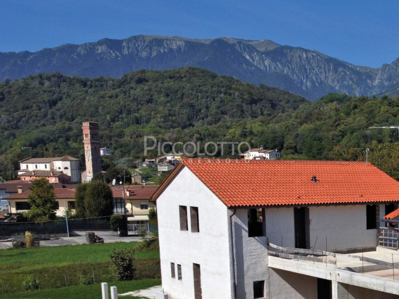 Immagine 5 di Appartamento in vendita  in Via Cannaregio a Castelcucco