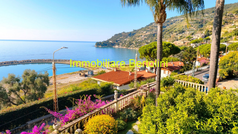 Immagine 1 di Appartamento in vendita  in OSPEDALETTI SUL MARE a Ospedaletti