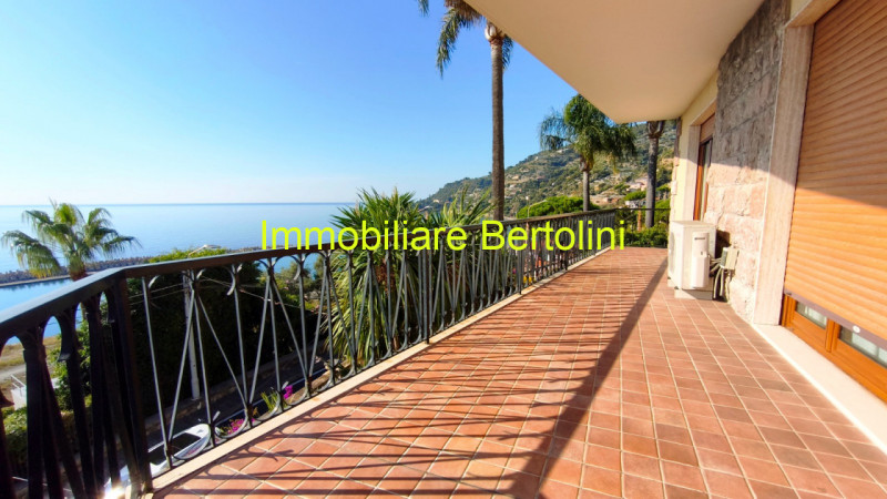 Immagine 2 di Appartamento in vendita  in OSPEDALETTI SUL MARE a Ospedaletti