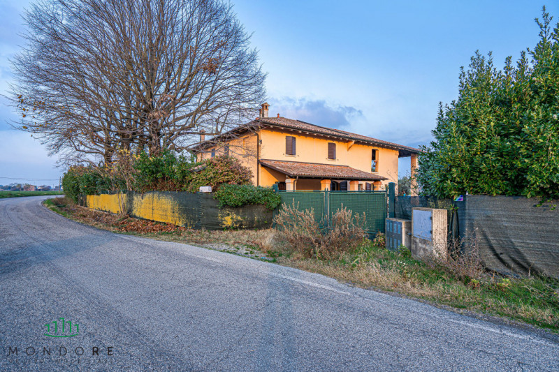 Immagine 40 di Rustico / casale in vendita  in VIA MEDESANO 2 a Castel Guelfo Di Bologna