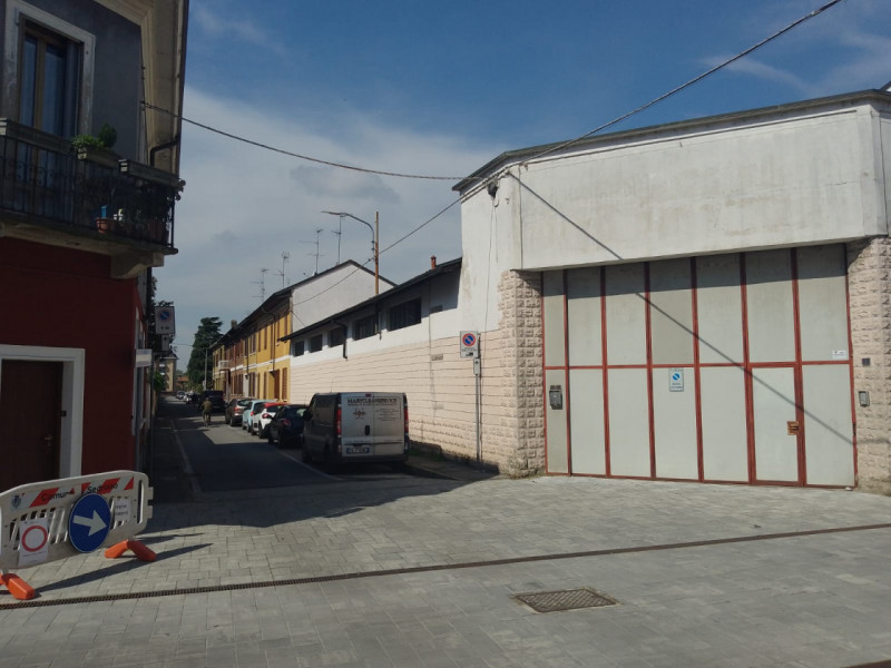 Immagine 6 di Capannone industriale in affitto  in Via Trieste 2 a Sedriano