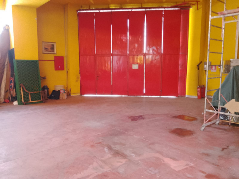 Immagine 12 di Capannone industriale in affitto  in Via Trieste 2 a Sedriano