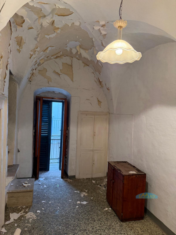 Immagine 5 di Casa indipendente in vendita  in Via Giacomo Veneziani a Ceglie Messapico