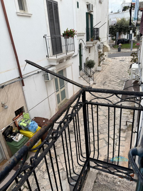 Immagine 11 di Casa indipendente in vendita  in Via Giacomo Veneziani a Ceglie Messapico