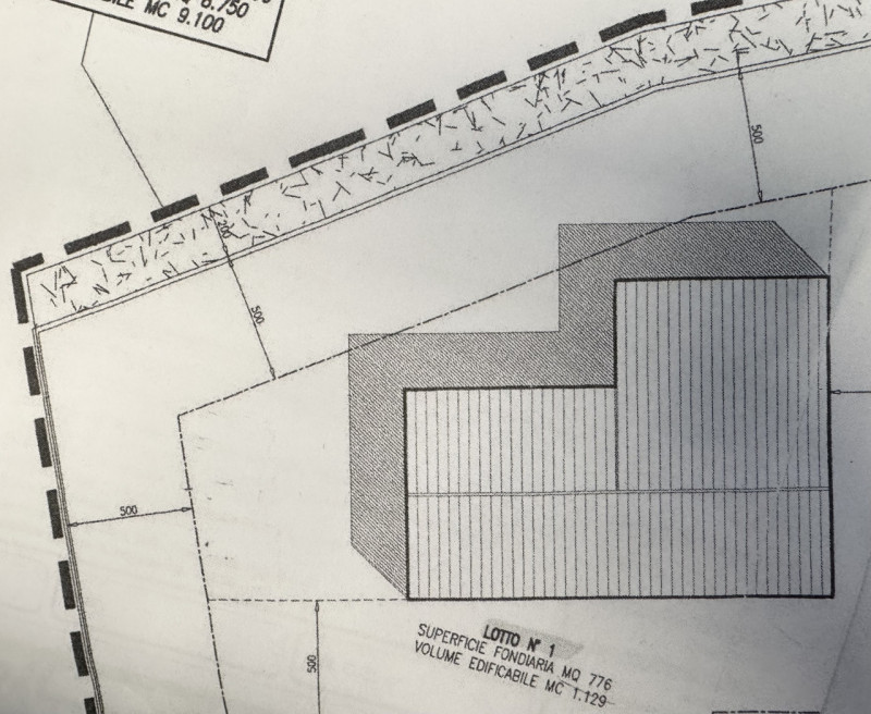 Immagine 1 di Terreno in vendita  a Rovolon